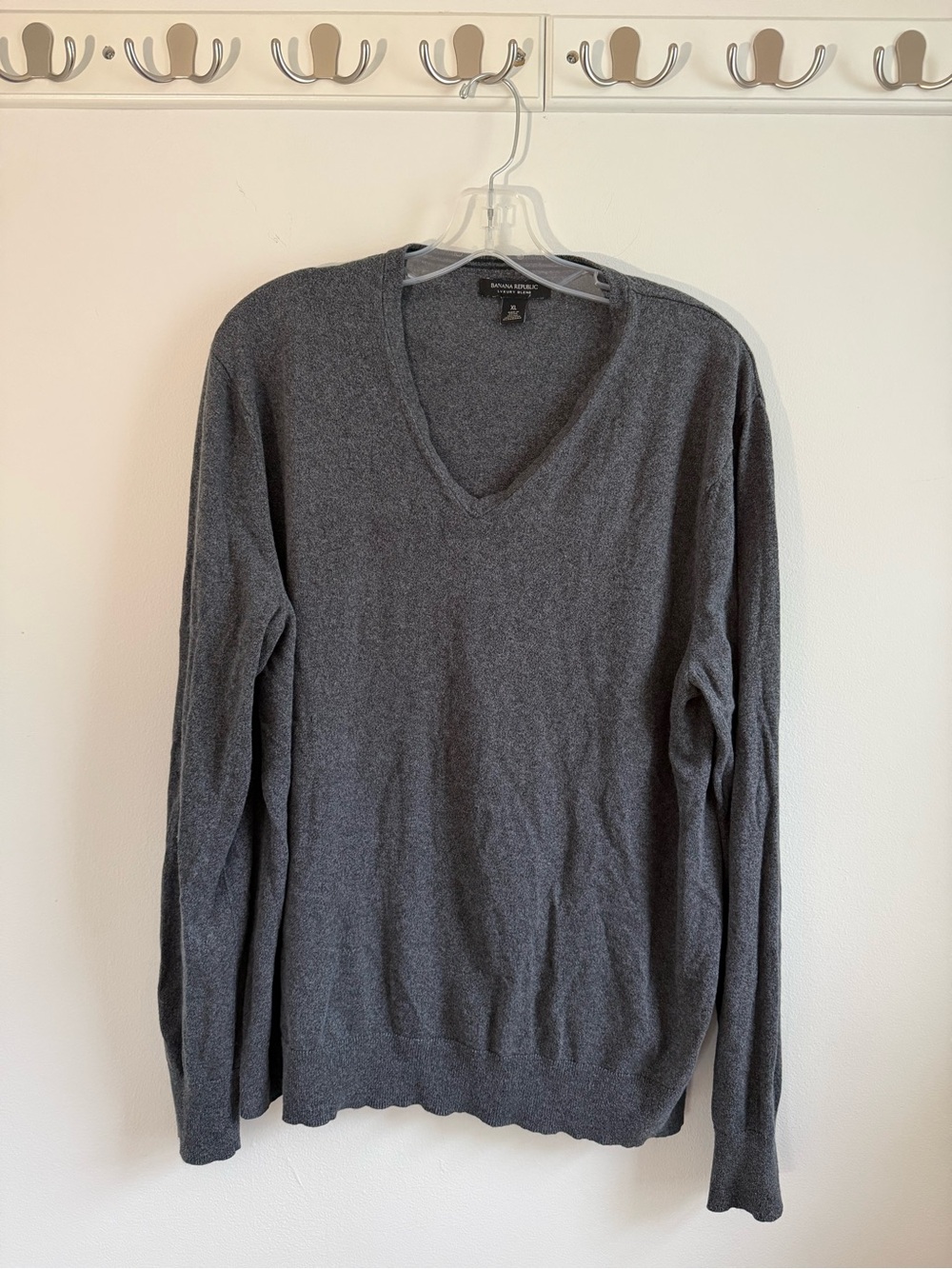 Banana Republic Women’s Cashmere Blend Charcoal V-Neck Sweater